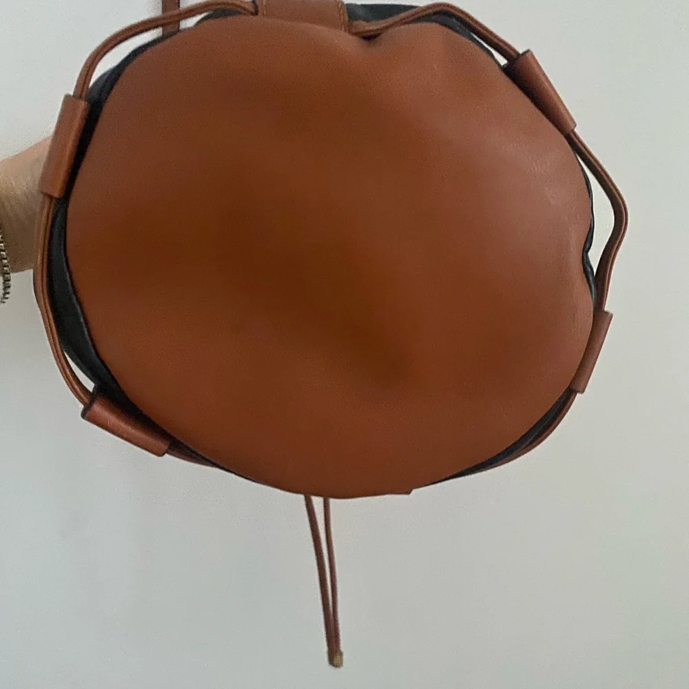 Ulla Johnson Black and Brown Leather Drawstring Bucket Bag - Picture 5 of 6